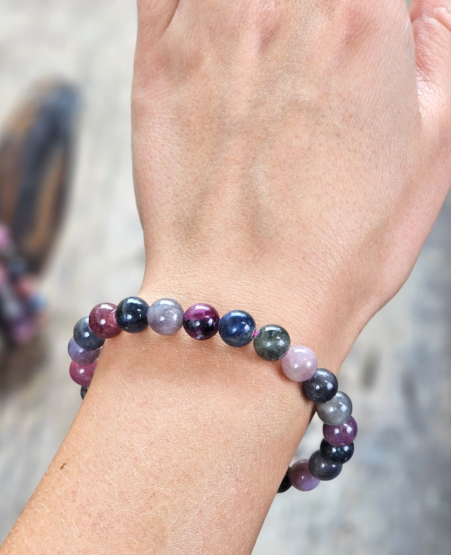 Rubin & Safir mix, armband 8mm runda pärlor