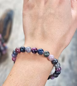 Rubin & Safir mix, armband 8mm runda pärlor