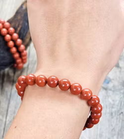 Röd jaspis, armband 8mm runda pärlor