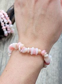 Rosa Opal, chipsarmband