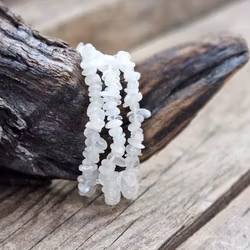 Vit Regnbågsmånsten, chipsarmband