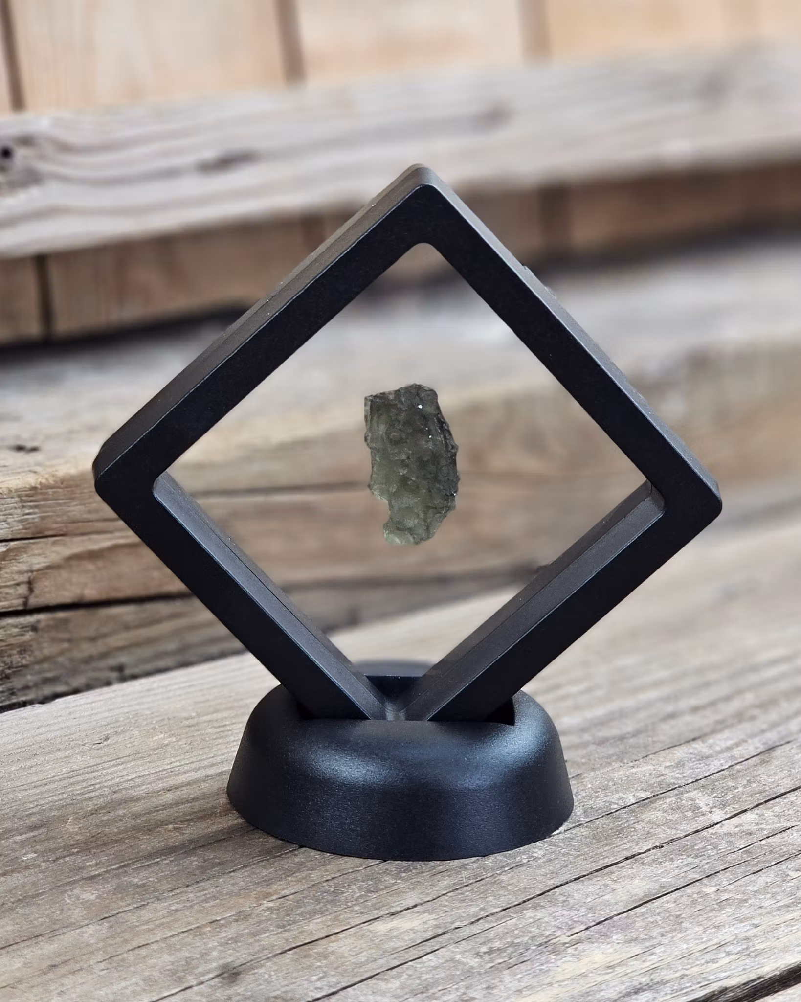 Moldavit, rå bit #15