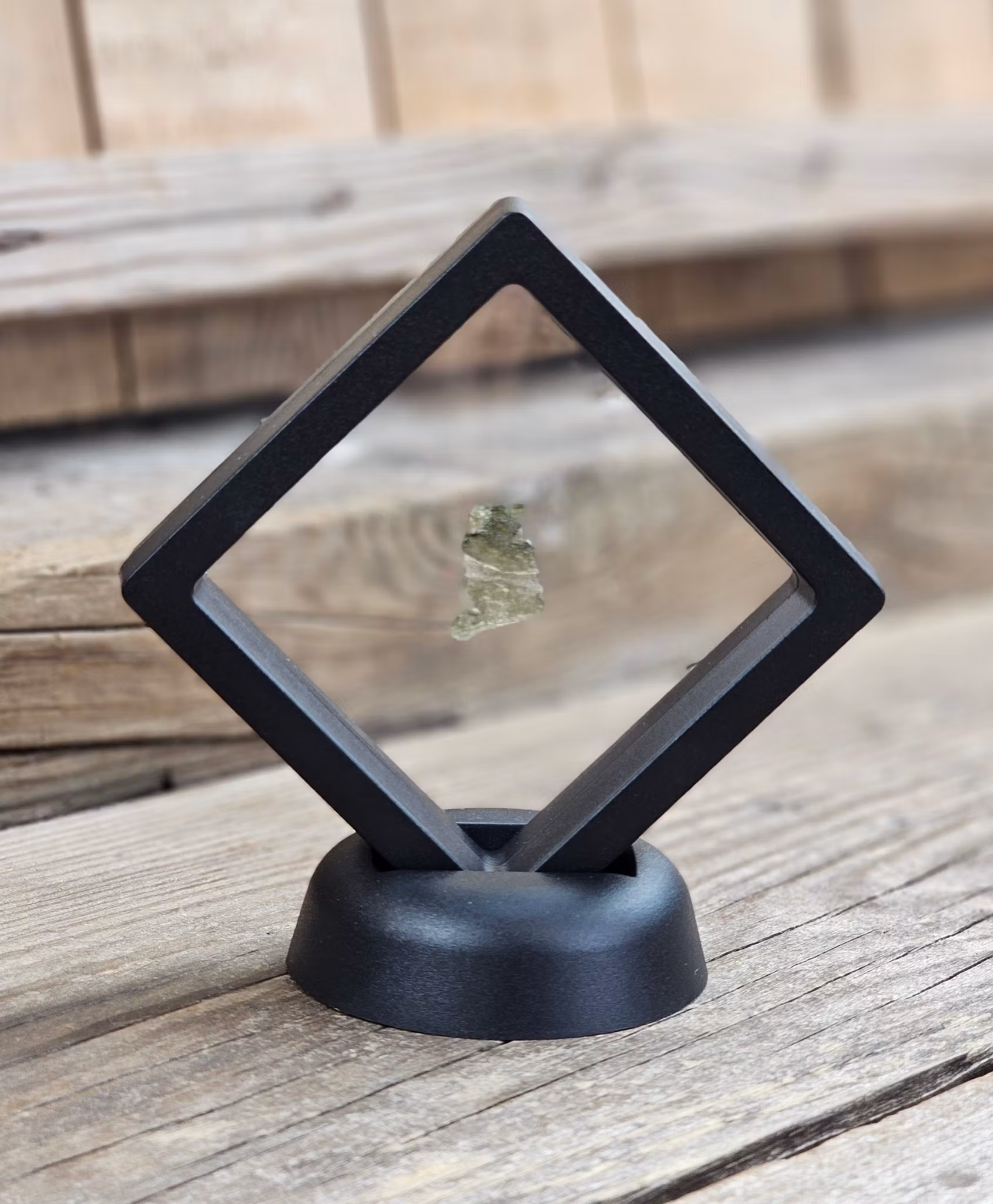 Moldavit, rå bit #3