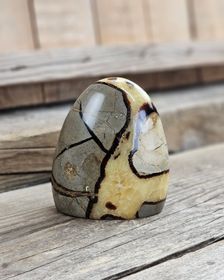Septarian (Draksten), polerad kristall stående friform #4