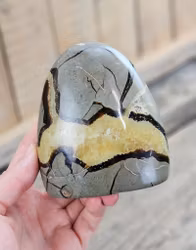 Septarian (Draksten), polerad kristall stående friform #13