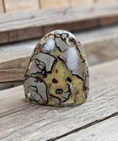 Septarian (Draksten), polerad kristall stående friform #18