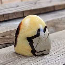 Septarian (Draksten), polerad kristall stående friform #25