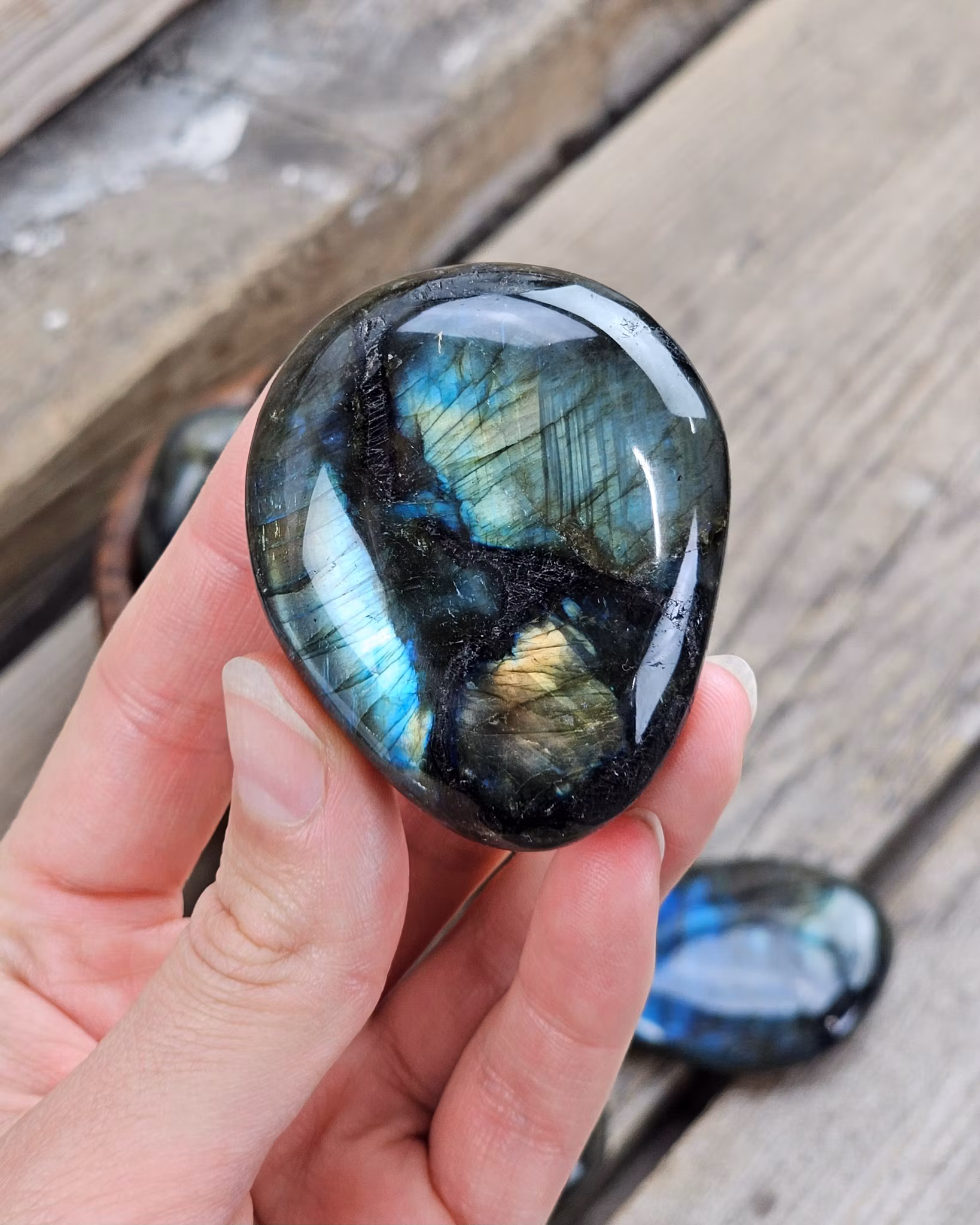 Labradorit, stor touchstone