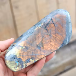 Sunset Labradorit, polerad kristall stående friform #2