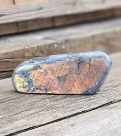 Sunset Labradorit, polerad kristall stående friform #2