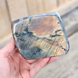 Sunset Labradorit, polerad kristall stående friform #3