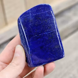 Lapis Lazuli, polerad kristall stående friform #1