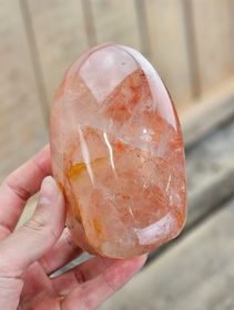 Hematoidkvarts (Röd Golden Healer), polerad kristall stående friform #4