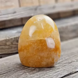 Golden Healer, polerad kristall stående friform #2