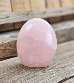 Rosenkvarts, polerad kristall stående friform #4