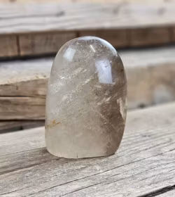 Rökkvarts, polerad kristall stående friform #6