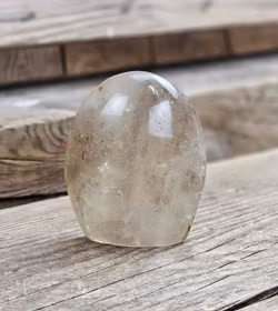 Rökkvarts, polerad kristall stående friform #7