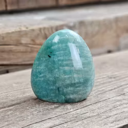 Amazonit, polerad kristall stående friform #4