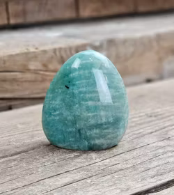 Amazonit, polerad kristall stående friform #4