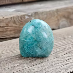 Amazonit, polerad kristall stående friform #5