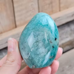 Amazonit, polerad kristall stående friform #8