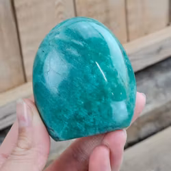 Amazonit, polerad kristall stående friform #9