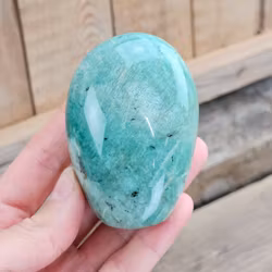 Amazonit, polerad kristall stående friform #12