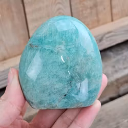 Amazonit, polerad kristall stående friform #17