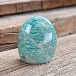 Amazonit, polerad kristall stående friform #18
