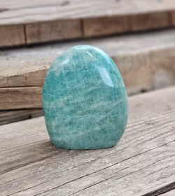 Amazonit, polerad kristall stående friform #19