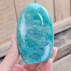 Amazonit, polerad kristall stående friform #21