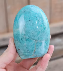 Amazonit, polerad kristall stående friform #27