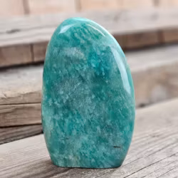 Amazonit, polerad kristall stående friform #28