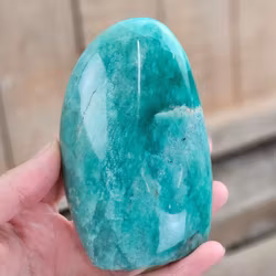 Amazonit, polerad kristall stående friform #28