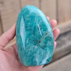 Amazonit, polerad kristall stående friform #29