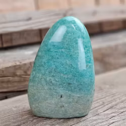 Amazonit, polerad kristall stående friform #30