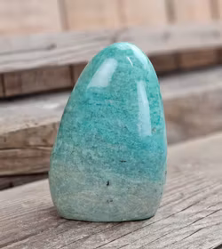 Amazonit, polerad kristall stående friform #30