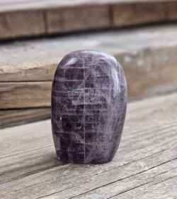 Lila Angelit, polerad kristall stående friform #3