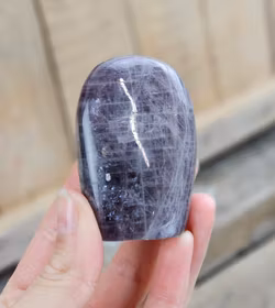 Lila Angelit, polerad kristall stående friform #3