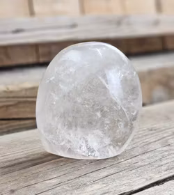 Bergkristall, polerad kristall stående friform #9