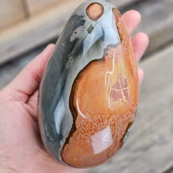 Polykromjaspis, halvpolerad friform #3