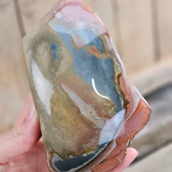 Polykromjaspis, halvpolerad friform #4