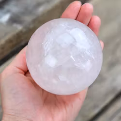 Rosenkvarts, klot #3 -30% p.g.a. skada/annat