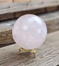 Rosenkvarts, klot #3 -30% p.g.a. skada/annat