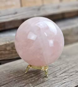 Rosenkvarts, klot #8 -30% p.g.a. skada/annat