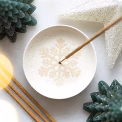 Rökelsehållare – Snöflinga i keramik, för rökelsepinnar