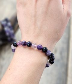 Lila Fluorit, armband 8mm runda pärlor