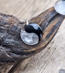 Yin & Yang, Bergkristall och Svart Obsidian silverpläterat hänge