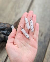 Rosenkvarts spiral, silverpläterat hänge