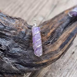 Ametist spiral, silverpläterat hänge